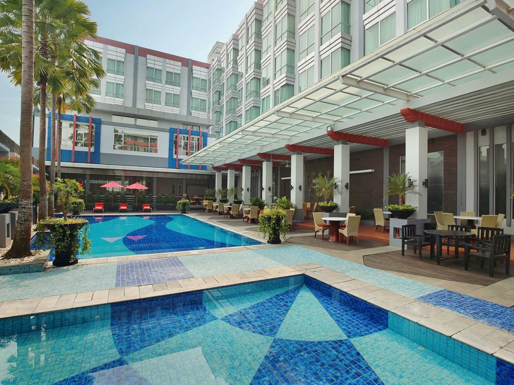Mercure Pontianak City Center Eksteriør billede