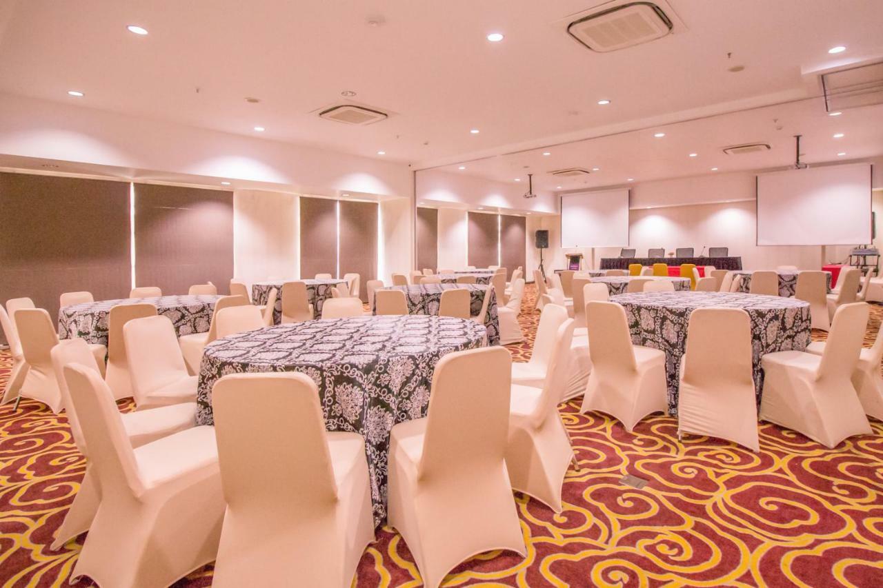 Mercure Pontianak City Center Eksteriør billede