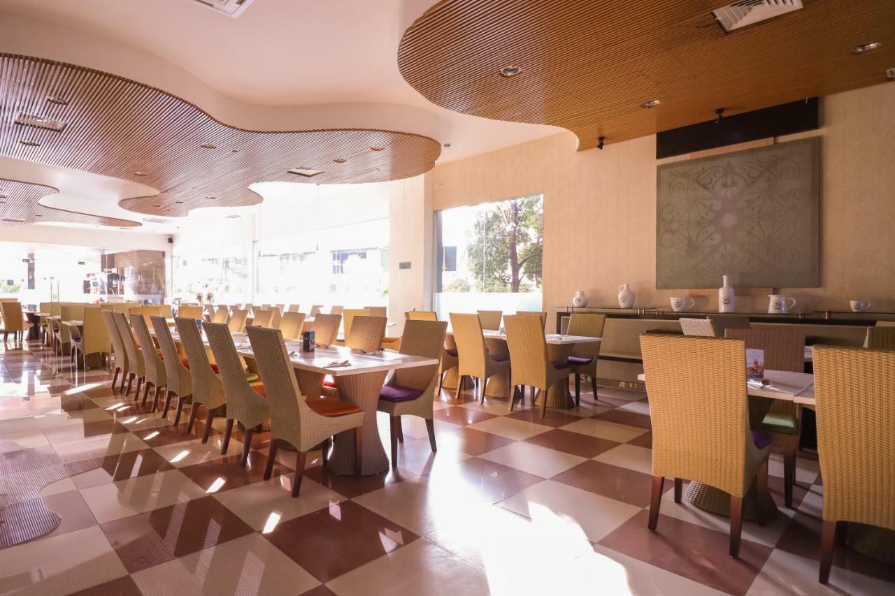 Mercure Pontianak City Center Eksteriør billede